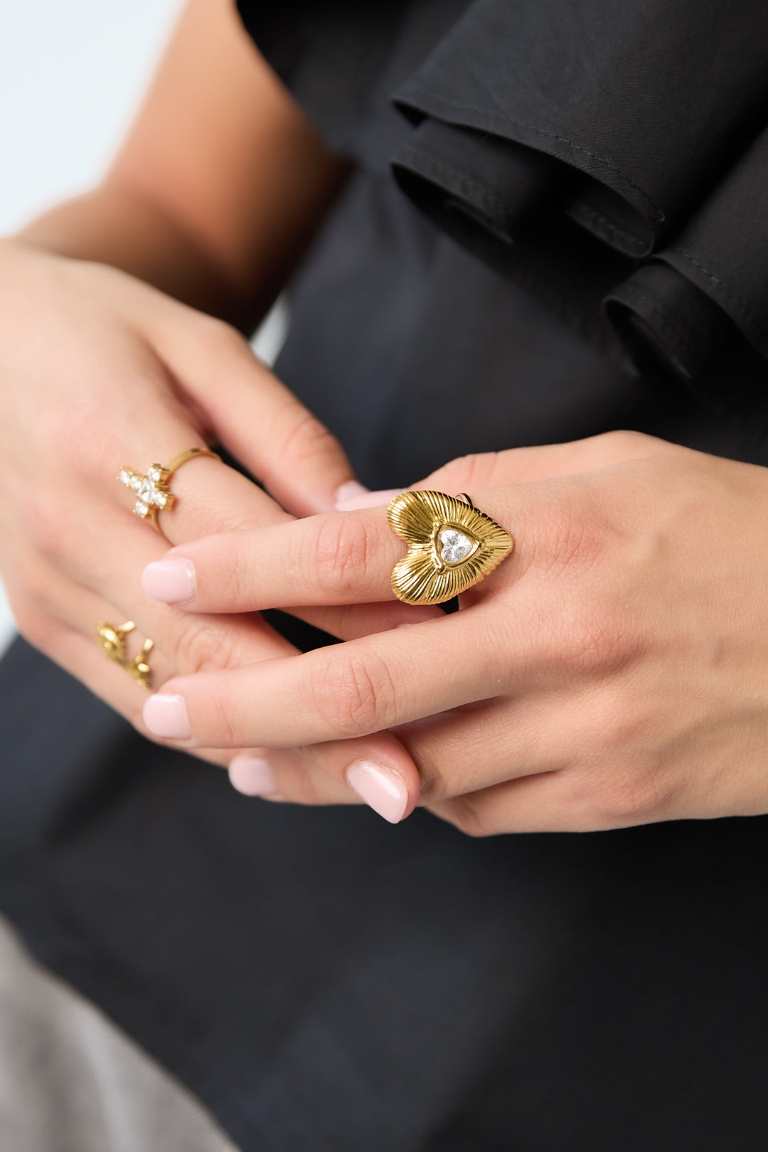 Statement-Ringe aus 14-karätig vergoldetem Edelstahl, Herzmotiv, schlichte Alltagskollektion, Damenschmuck